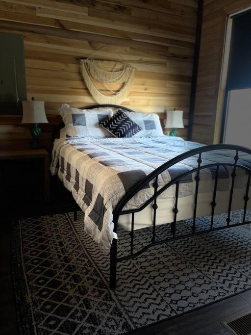 Bourbon Barrel Cottages #2 Of 5 On Kentucky Trail 로렌스버그 외부 사진
